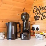 度假居 The Hideaway Glamping Pod 2 With Hot Tub & Cold Shower 纳斯