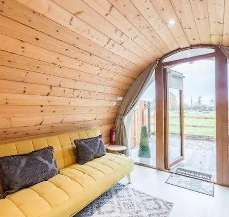 The Hideaway Glamping Pod 2 With Hot Tub & Cold Shower Nyaraló *
