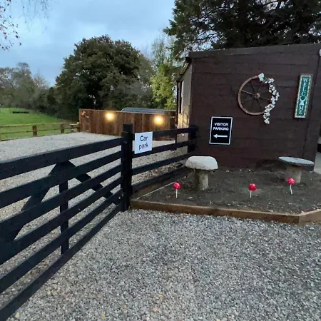 The Hideaway Glamping Pod 2 With Hot Tub & Cold Shower Naas