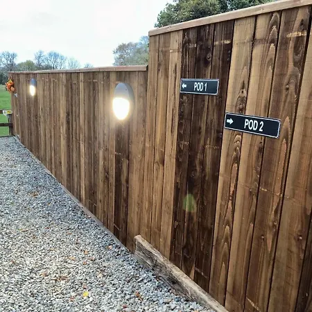 The Hideaway Glamping Pod 2 With Hot Tub & Cold Shower